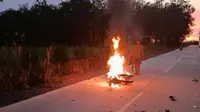 Viral 3 Remaja SMA di Lampung Kecelakaan Saat Balap Liar, Motor Terbakar dan Satu Orang Terkapar di Jalan