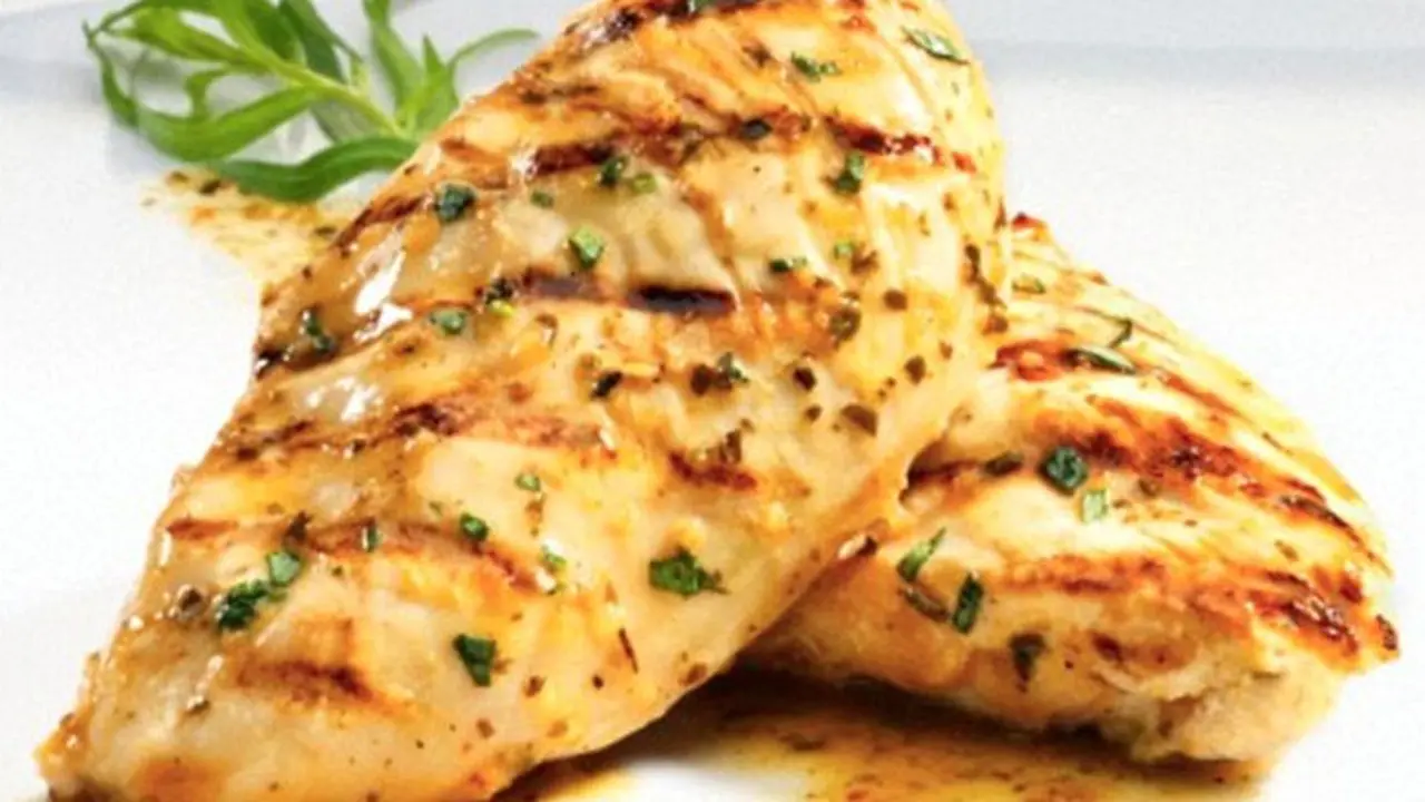 Cegah Stroke dengan Makan Dada Ayam atau Salmon