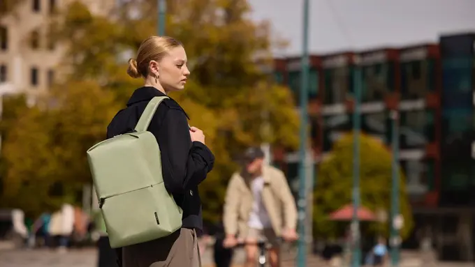 Transformasi Ransel Bisnis yang Stylish, Ultra-Ringan Terinspirasi Origami!