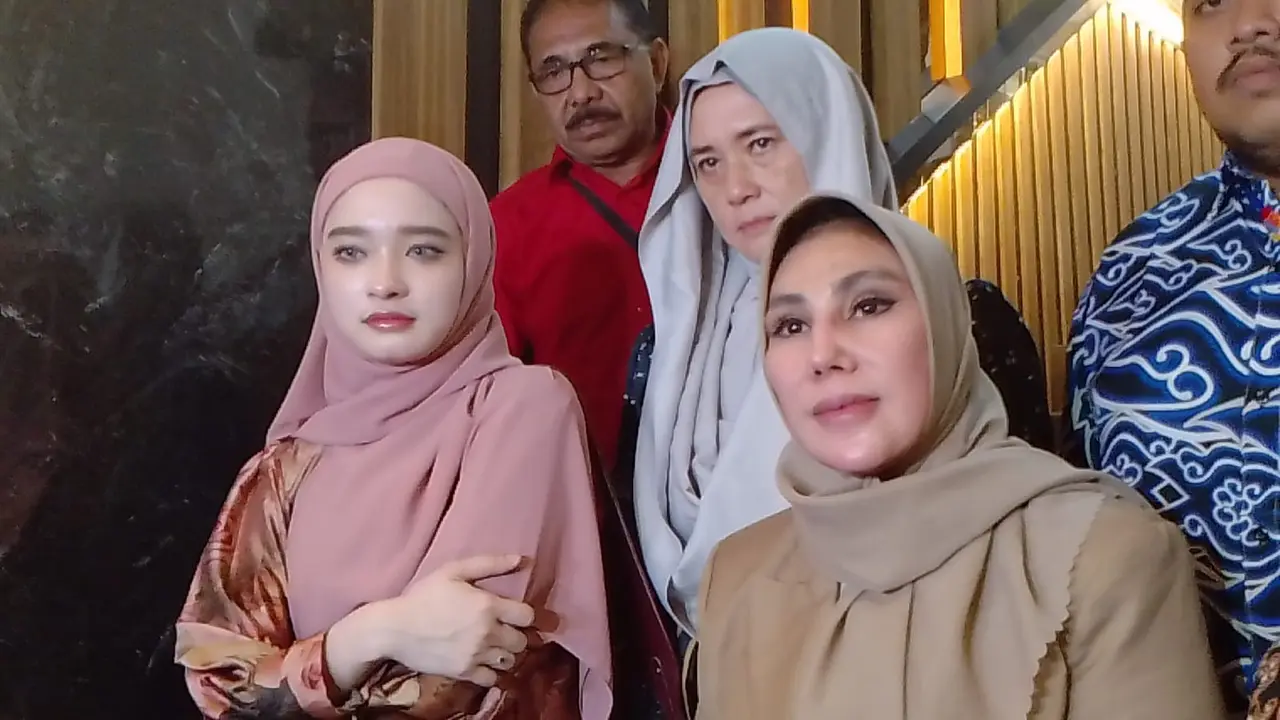 Inara Rusli menjalani pemeriksaan di Polda Metro Jaya, Kamis (13/7/2023).