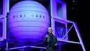 CEO Amazon Jeff Bezos memperkenalkan Blue Moon, kendaraan khusus untuk menjelajahi bulan, pada acara Blue Origin di Washington, 9 Mei 2019. Bezos mengatakan perusahaannya telah menghabiskan waktu tiga tahun untuk mengembangkan Blue Moon. (REUTERS/Clodagh Kilcoyne)