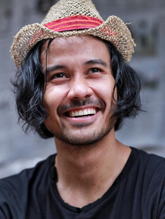 Demi Filosofi Kopi, Rio Dewanto Rela Tidur di Rumah Chicco ...