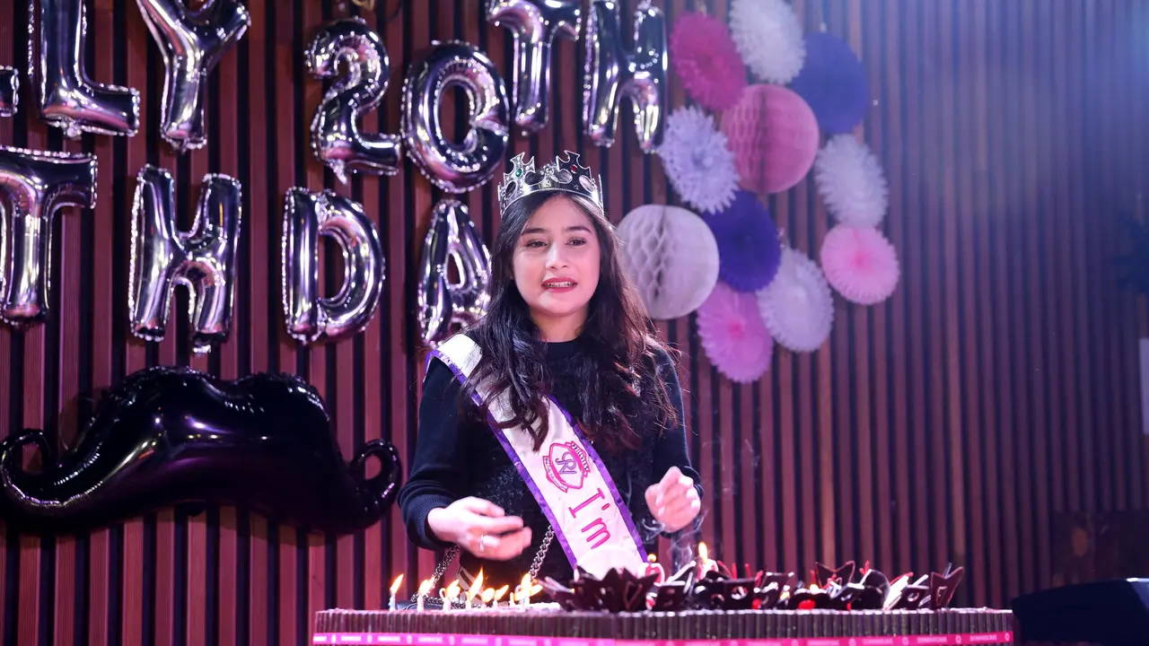 Prilly Latuconsina