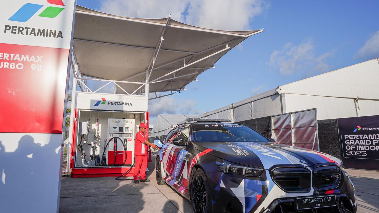 Pertamina Sediakan Pertamax Turbo di SPBU Modular Sirkuat Mandalika, BBM Resmi Safety Car di Ajang MotoGP 2025