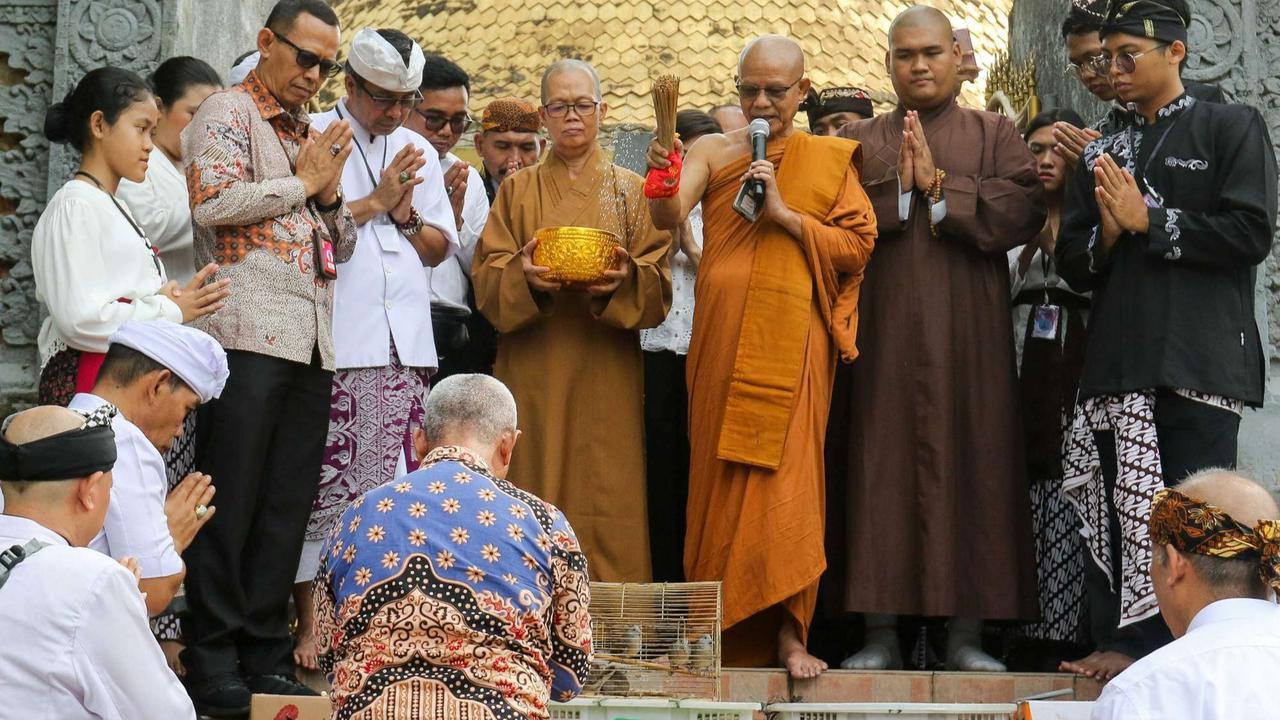 Perayaan Waisak di Taman Mini Indonesia Indah