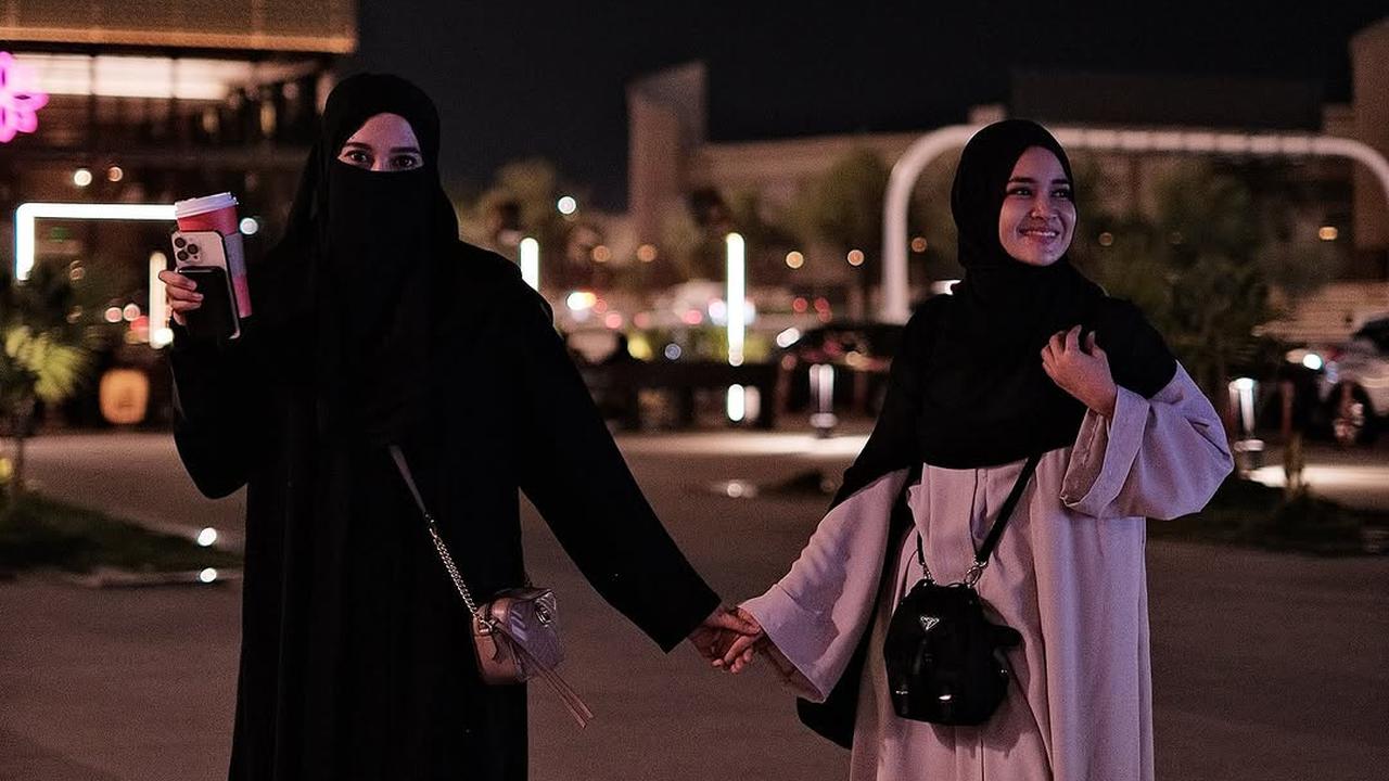 Potret Michelle Ziudith Jalani Umroh saat Puasa Ramadhan, Tampil Bercadar dan Akan Lanjutkan Perjalanan ke Mesir