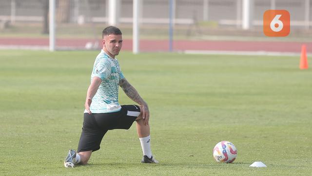 Calvin Verdonk - Latihan Timnas Indonesia