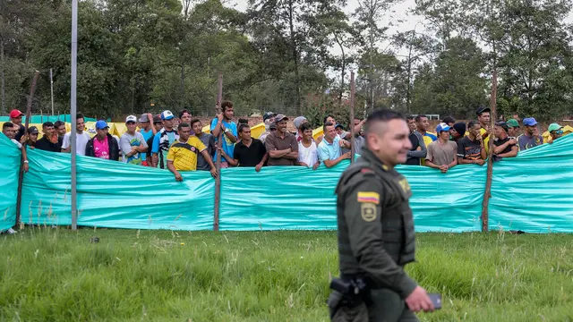 Lihat Aktivitas Imigran Venezuela di Kamp Pengungsian