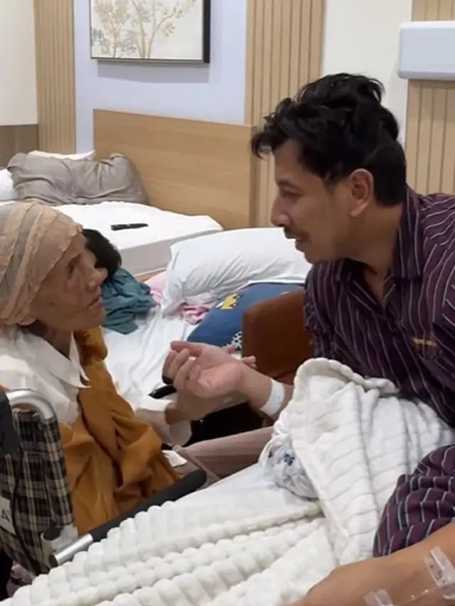 Sonny Septian dijenguk ibunya (Instagram/elmatheana)