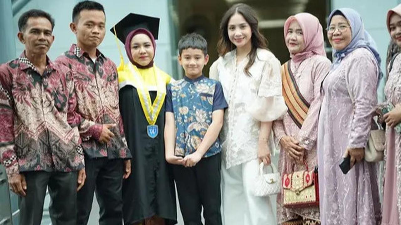 Keseruan Keluarga Raffi Ahmad Rayakan Wisuda Lala Pengasuh Rafathar, Syukuran ke Bali