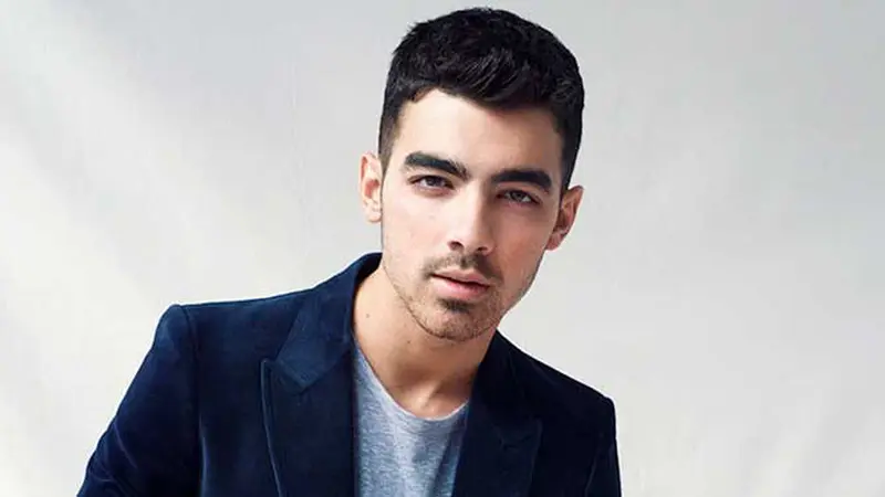 joe-jonas-131020b.jpg