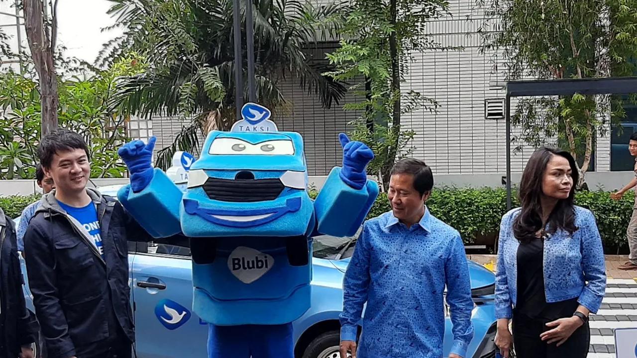 Sebelum generasi keenam dirilis, fitur Easy Ride pada aplikasi My Bluebird sebenarnya cukup mengakomodir kebutuhan pelanggan sekaligus respons adaptor dari perusahaan.