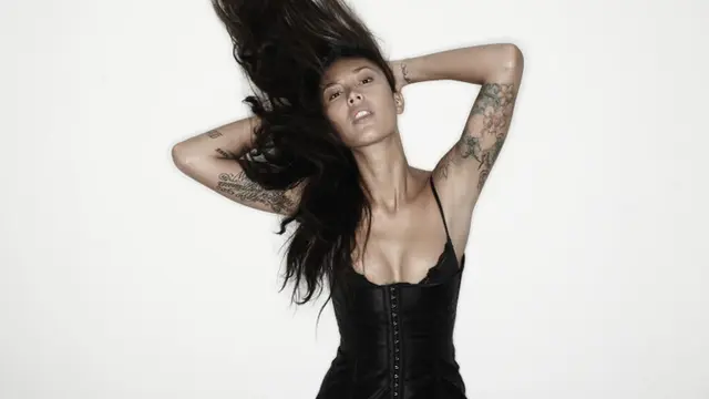 5 Selebriti Indonesia yang Sering Terlihat Pakai Baju Tanpa Bra