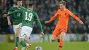 6. Frenkie De Jong (Belanda) - Gelandang Barcelona ini, tampil apik di level klub dan di Liga Champions. Timnas Belanda pun memanggilnya ke Kualifikasi Piala Eropa 2020. (AFP/Mark Marlow)