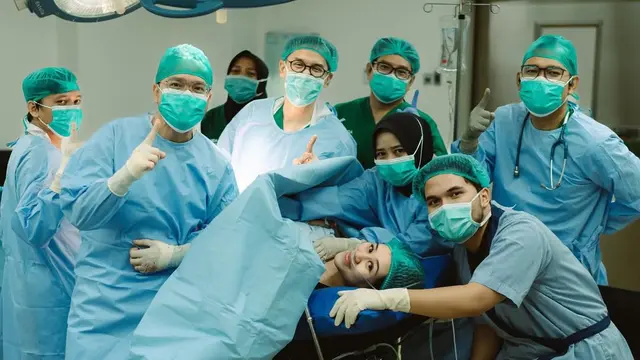 Aaliyah Massaid Melahirkan