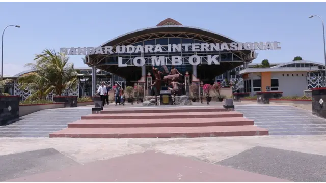 Bandara Internasional Lombok (Praya), Nusa Tenggara Barat dan Ngurah Rai Bali, ditutup sampai estimasi Kamis pagi nanti sekitar pukul 08.30 WIB.  2 Bandara tersebut terkena imbas aktivitas vulkanik atau letusan Anak Gunung Rinjani, Gunung Barujari.