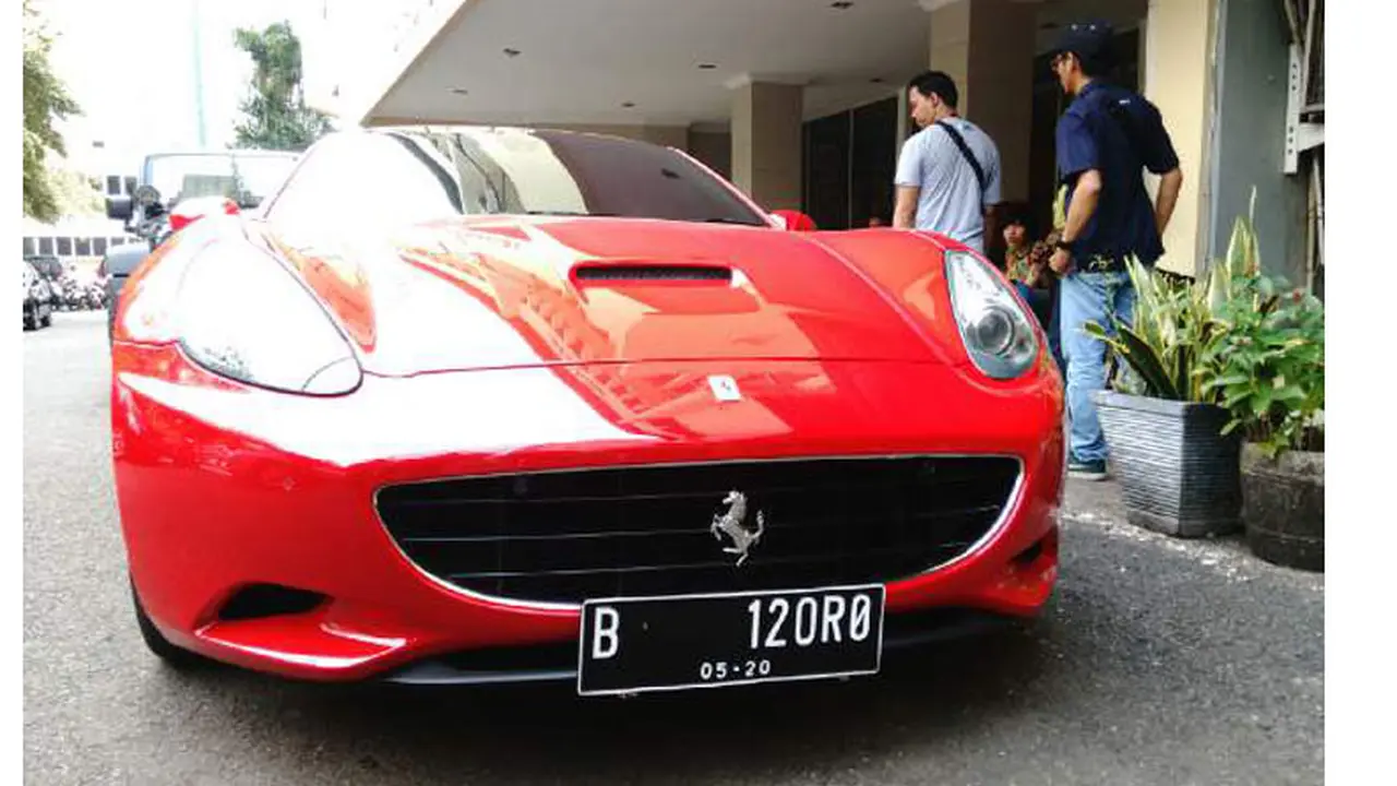 Mobil Roro Fitria