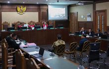 Jadi Perantara Uang Korupsi BTS Kominfo ke BPK, Sadikin Rusli Divonis 2,5 Tahun Penjara