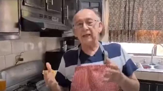 Kakek berusia 79 tahun beralih profesi  sebagai YouTuber setelah berhenti bekerja akibat pandemi corona Covid-19 (Dok. YouTube/Aztec Sonora)