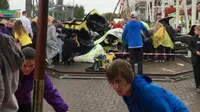 Sebanyak 8 anak-anak dan 2 orang dewasa mengalami luka-luka setelah sebuah rollercoaster 'Tsunami' tergelincir dan jatuh (Demi Campbell)