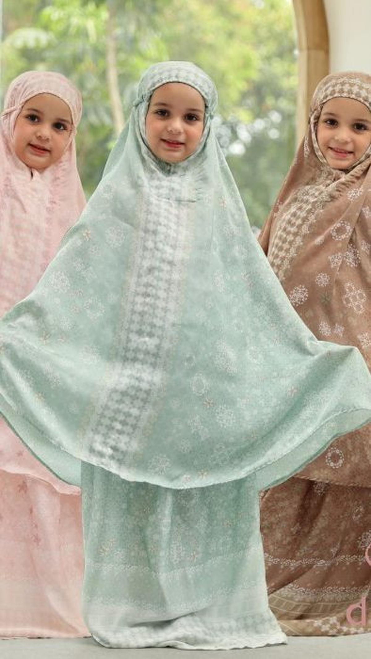 2. Pilih Desain yang Sesuai dengan Selera Anak, Motif atau Polos