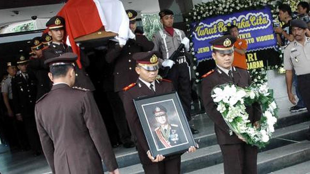 Kapolri pimpin upacara pemakaman Dibyo Widodo