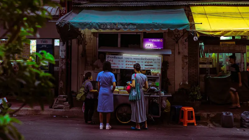 Ilustrasi street food, jajanan di pinggir jalan