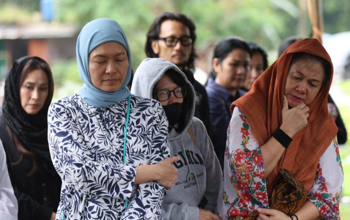 FOTO: Penghormatan Terakhir untuk Donny Fattah di TPU Kampung Kandang