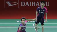 Pasangan ganda putra Indonesia unggulan pertama, Marcus Fernaldi Gideon/Kevin Sanjaya Sukamuljo saat bertanding melawan pasangan Malaysia unggulan ke-8, Goh Sze Fei/Nur Izzuddin dalam babak perempatfinal Turnamen Bulu Tangkis Daihatsu Indonesia Master 2022 di Istora Senayan, Jakarta, Jumat (10/6/2022). Marcus Fernaldi Gideon/Kevin Sanjaya Sukamuljo menang rubber game 10-21, 21-11 dan 21-18. (Bola.com/Ikhwan Yanuar)