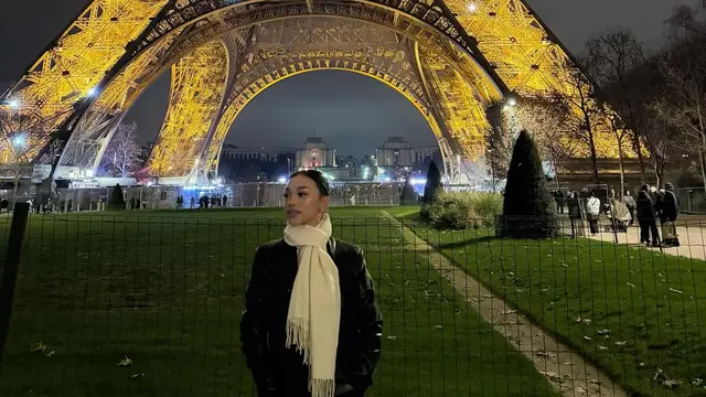 Gaya Winter Chic Naura Ayu Saat Liburan Akhir Tahun di Paris, Effortless tapi Tetap Stylish