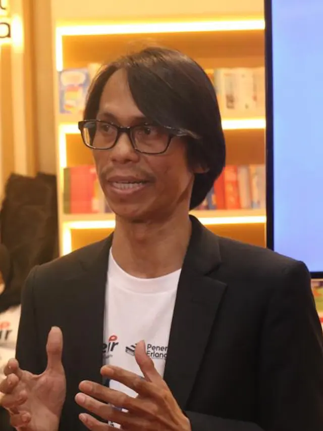 Penulis Buku Rahmat Hidayatullah Bahas Kompetensi Literasi Digital ...