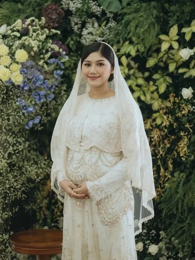 Gaya Maternity Public Figure saat Umumkan Kehamilan di Tahun 2024, Erina Gudono hingga Syahrini