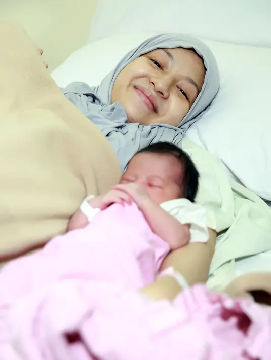 Natasha melahirkan anak keduanya secara caesar dan diberi nama Megumi Arrawda Sachi. Kabar bahagia itu dibagikan keduanya melalui akun Instagram. (Deki Prayoga/Bintang.com)