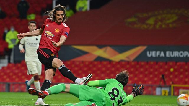 FOTO: Deja Vu 14 Tahun Silam, Manchester United Bantai AS Roma - Edinson Cavani