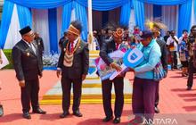 Pemkab Manokwari Serahkan 18 Rumah Relokasi, Warga Terdampak Pembangunan Bandara Rendani Kini Punya Hunian Baru