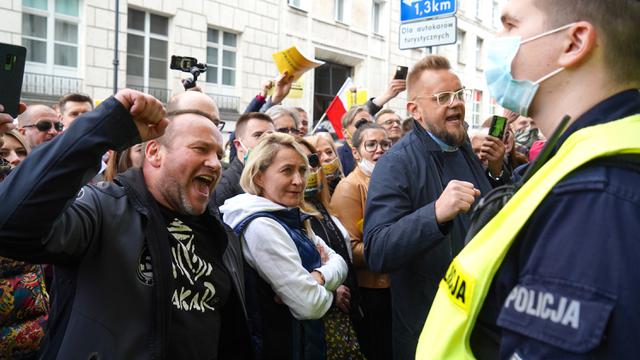 FOTO: Pengusaha Polandia Demo Minta Bantuan Pemerintah
