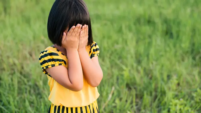 Tanda-Tanda Anak Mulai Mengenali Rasa Malu dan Cara Orangtua Menyikapinya dengan Tepat [Dok/freepik.com]