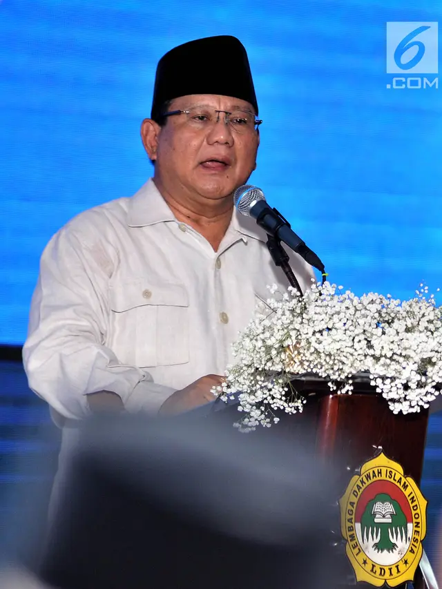 Kehangatan Prabowo Subianto Saat Hadiri Rakernas LDII