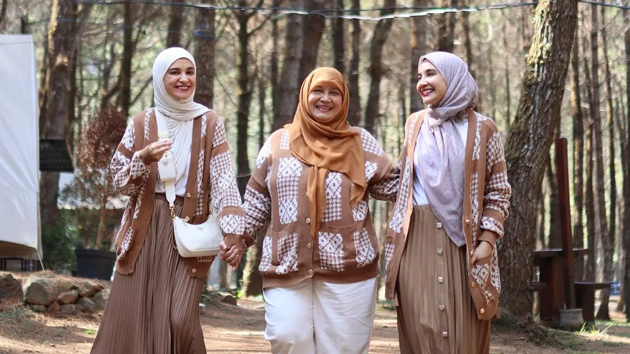 Shireen Sungkar dan Zaskia Sungkar (Instagram/shireensungkar)