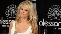 Pamela Anderson (Huffington Post)