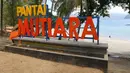 Suasana Pantai Mutiara di Trenggalek, Jawa Timur, Sabtu (7/9/2019). Pantai Mutiara salah satu tujuan wisata yang sedang dikembangkan kabupaten Trenggalek. (Liputan6.com/Herman Zakharia)