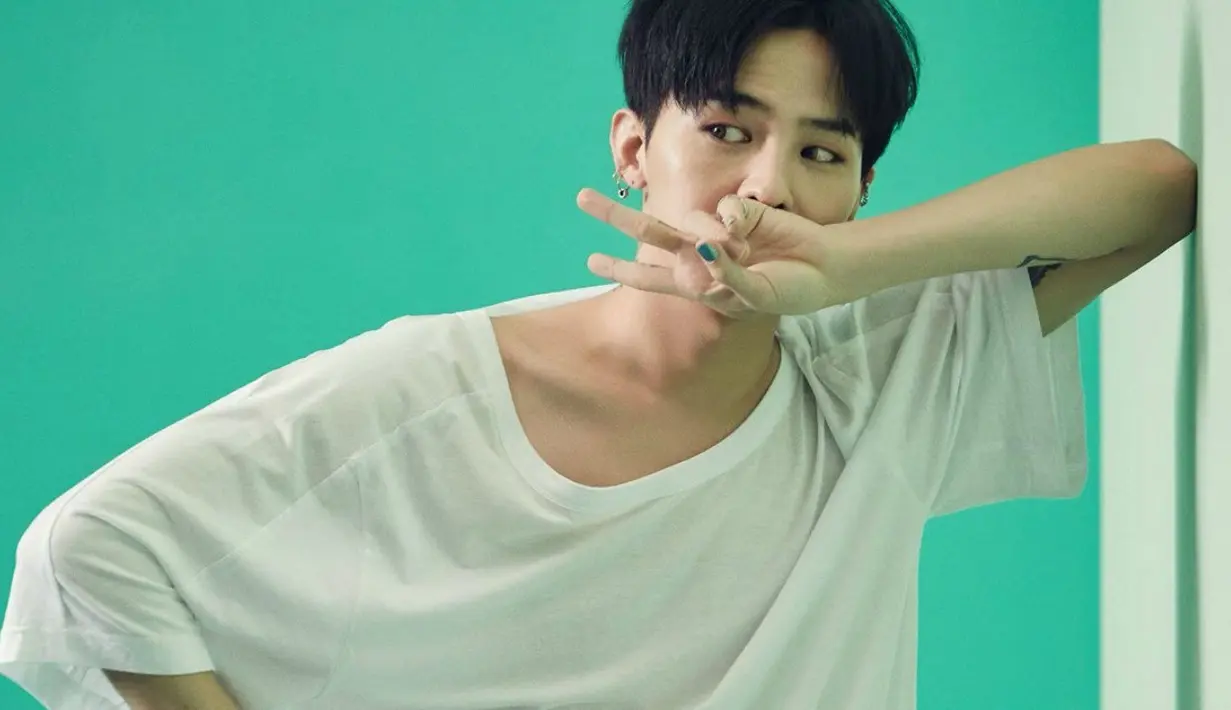 Meski dikabarkan masuk rumah sakit karena cidera di pergelangan kaki, namun tak ada detil lanjut yang diberikan. (YouTube)