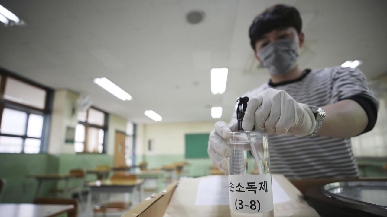 FOTO: Korea Selatan Bersiap Buka Kembali Sekolah