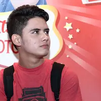Sukses bermain dalam sinetron Ganteng Ganteng Serigala (GGS), banyak hal yang membuatnya kangen bagi Aliando Syarief. Terutama kebersamaannya bersama teman-teman termasuk Prilly Latuconsina. (Deki Prayoga/Bintang.com)