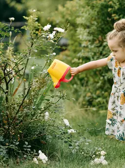 Terdapat banyak cara menyenangkan untuk membuat edukasi lingkungan menjadi menyenangkan bagi anak-anak. (Foto/dok: Pexels/Polesie Toys)