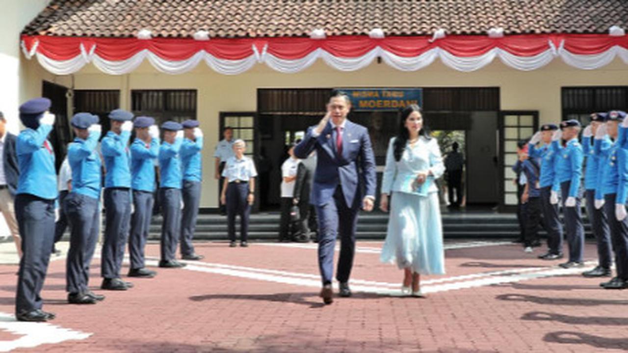 Pose SBY-Ibu Ani dan AHY-Annisa Selisih 19 Tahun di Taruna Nusantara, Kece Curi Perhatian