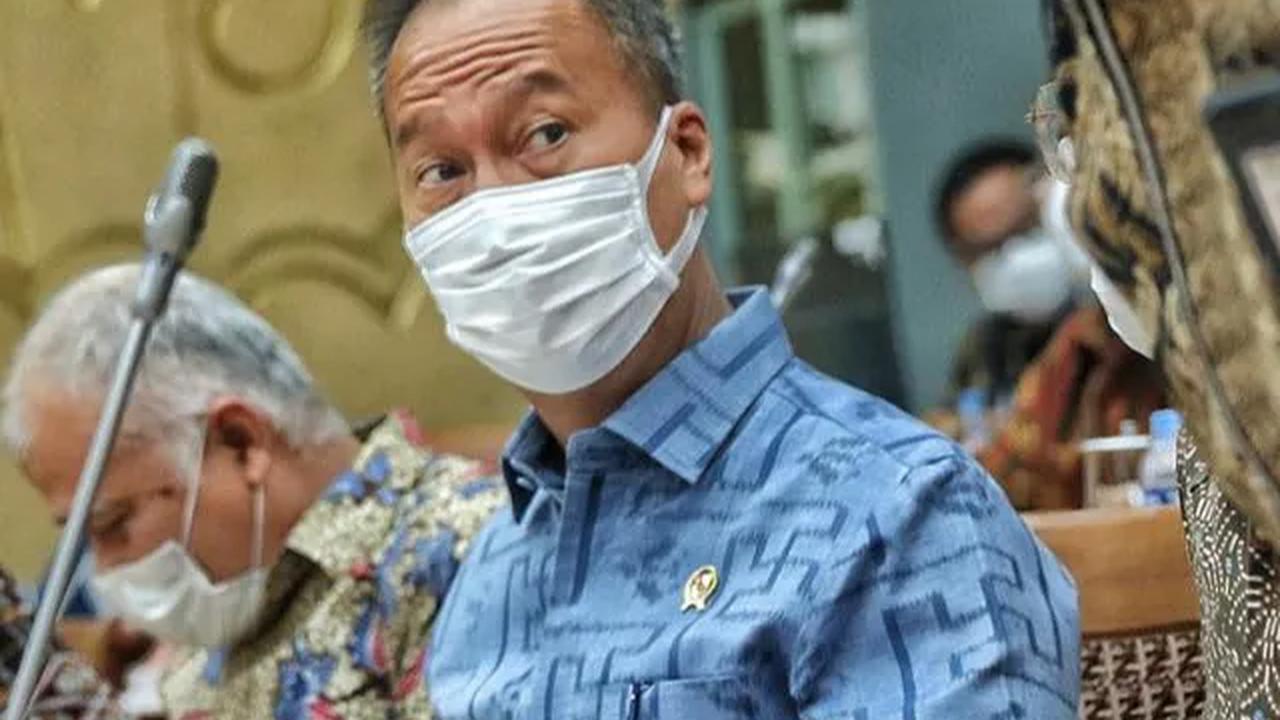 Menteri Perindustrian Agus Gumiwang Kartasasmita berharap, kebijakan pengenaan bea masuk atau pajak impor untuk completely built up (CBU) mobil listrik 0 persen bisa dikeluarkan tahun ini.