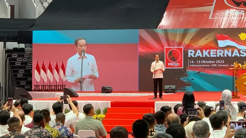 Presiden Joko Widodo atau Jokowi menghadiri Rakernas Projo di Indonesia Arena, Sabtu (14/1/2023).