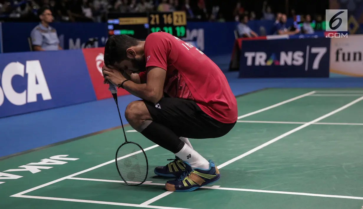 Prannoy berhasil mengalahkan Chen Long dengan skor 21-18, 16-21 dan 21-19 di babak perempat final Indonesia Open 2017 di JCC Senayan, Jakarta, Jumat (16/6). (Liputan6.com/Faizal Fanani)