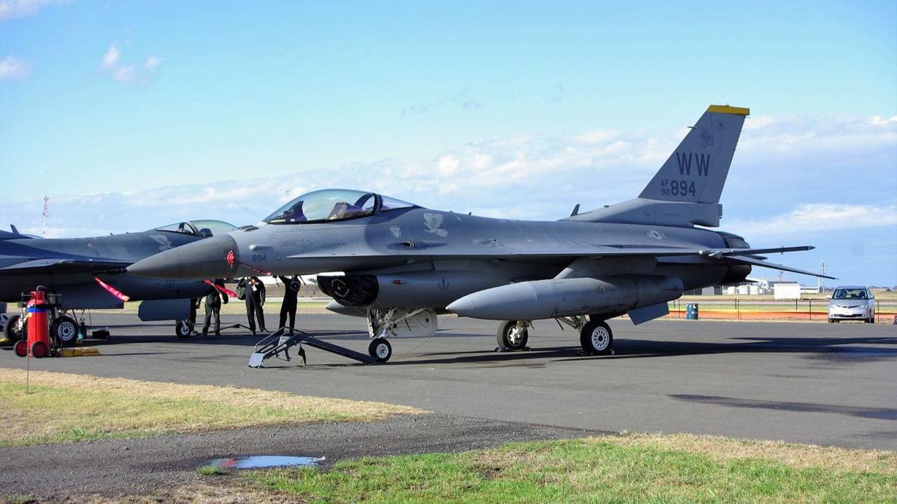 6. General Dynamics F-16 Fighting Falcon (1974 hingga Sekarang)<br>